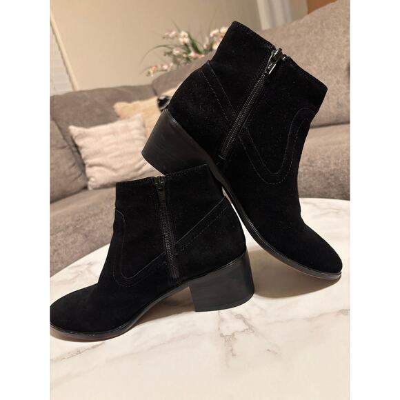 BCBG Boots Size 7 - Picture 2 of 7